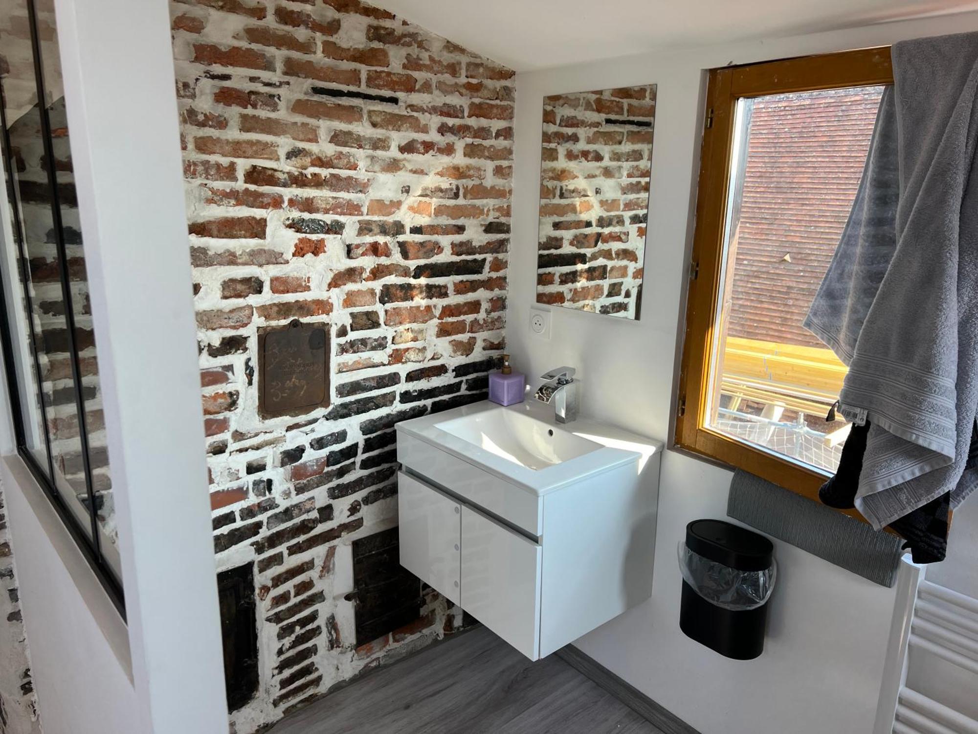 Bellevue Appartement Sous Les Toits Hypercentre Climatise Dole Exterior photo
